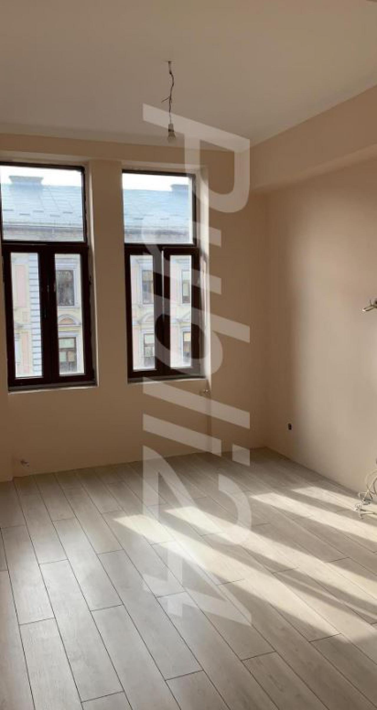Apartament cu 4 camere de vanzare in Cluj Napoca zona CENTRU